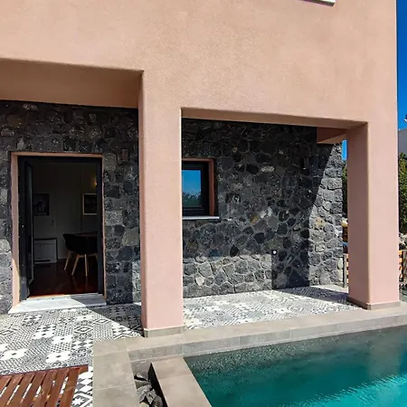 Golden Moments Luxury Stone A * Messaria (Santorini)