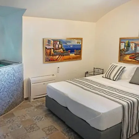 Aparthotel Golden Moments Luxury Stone A Messaria (Santorini)