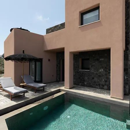 Golden Moments Luxury Stone A Messaria (Santorini)