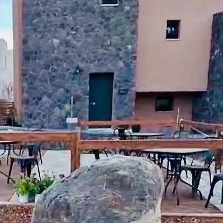 Aparthotel Golden Moments Luxury Stone A Messaria (Santorini)