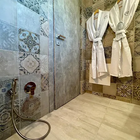 Golden Moments Luxury Stone A *